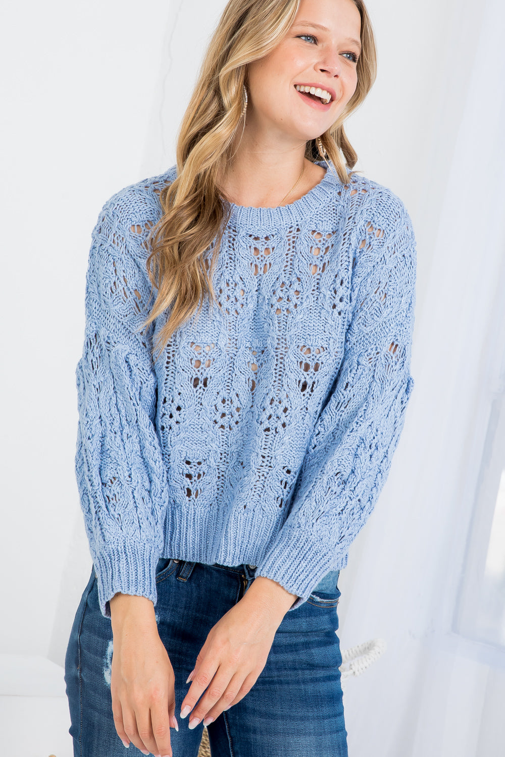 Droped Shoulder Round Neck Croped Sweater Top